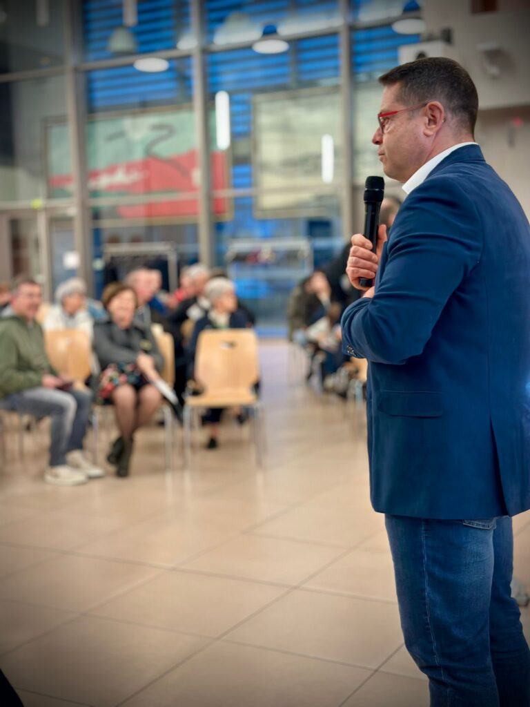 Réunion Salle Michel Dinet