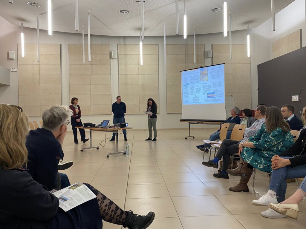 Réunion Salle Michel Dinet