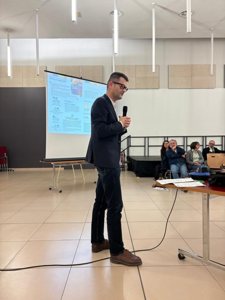 Réunion Salle Michel Dinet