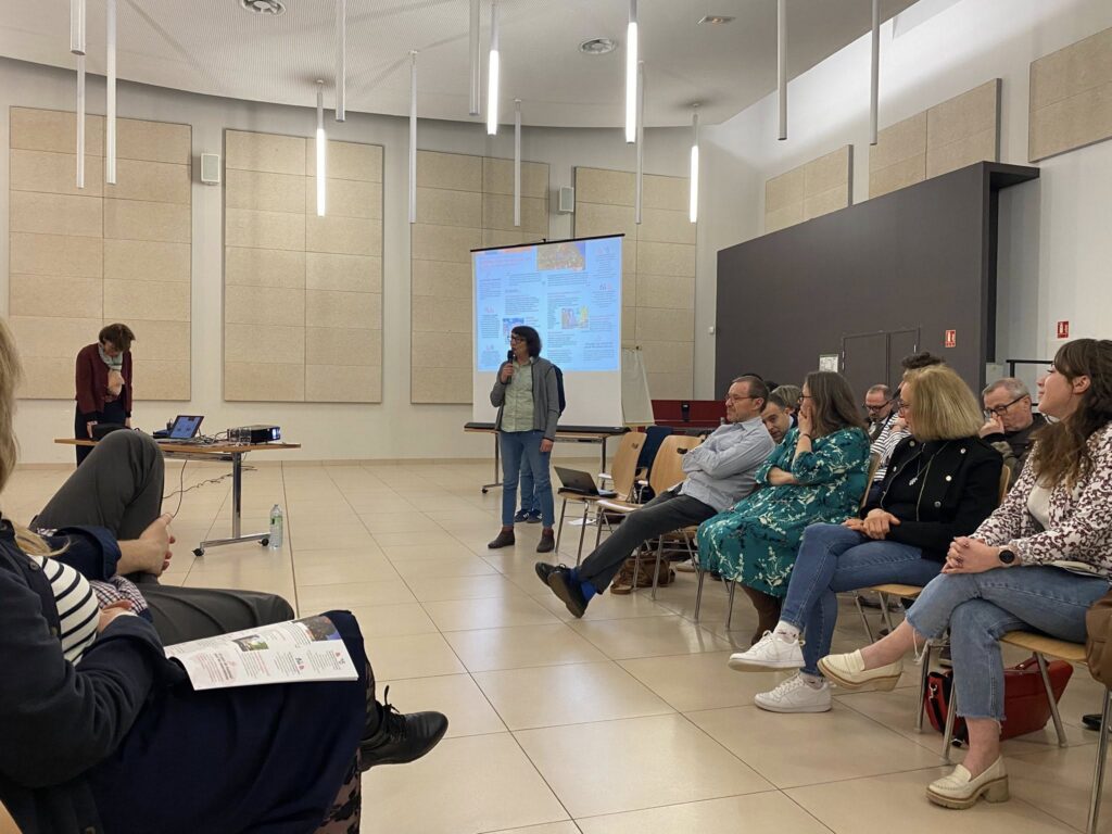 Réunion Salle Michel Dinet